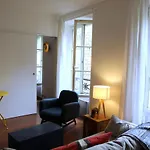 Charming Apartment In Batignolles